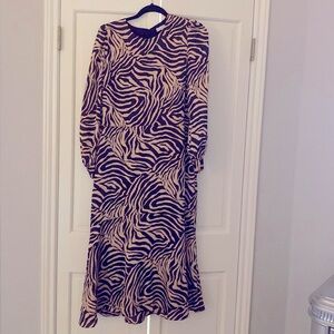 🔥 Chelsea28 Midi Dress